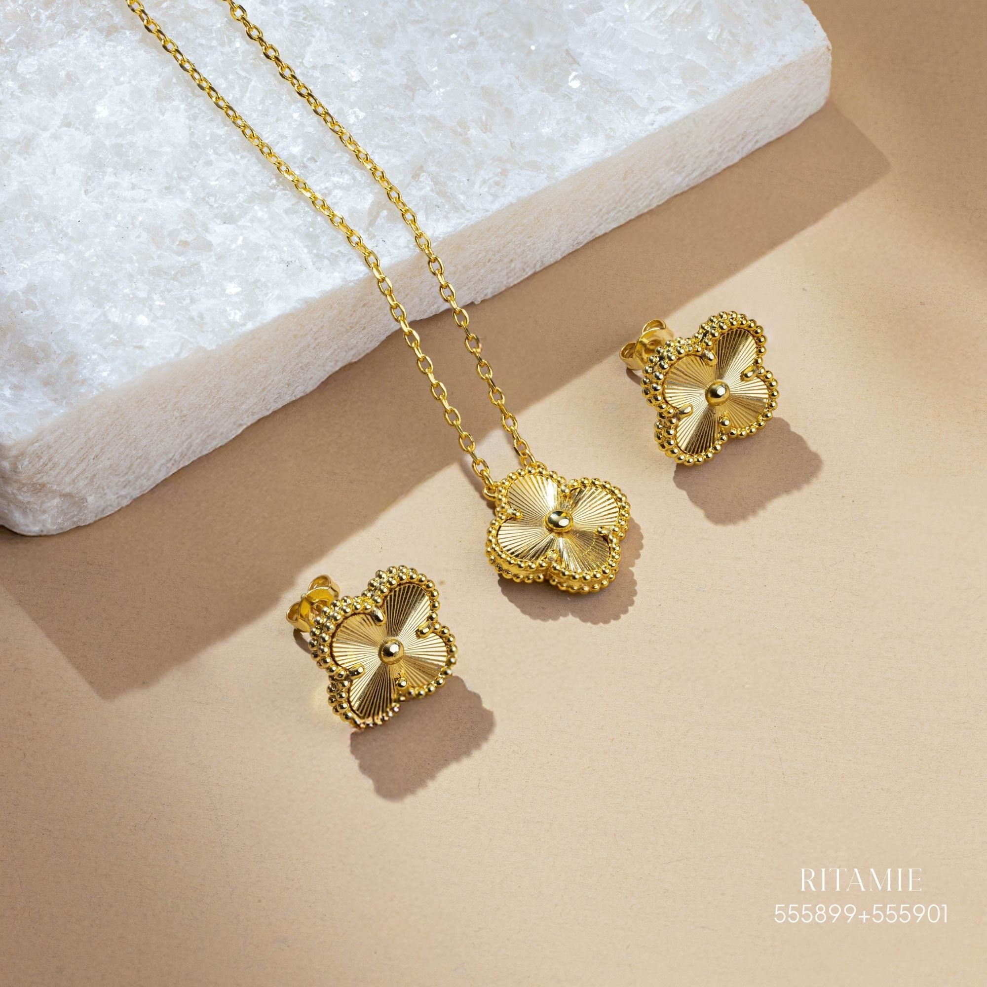 Golden Clover Yellow Gold Earrings 555899