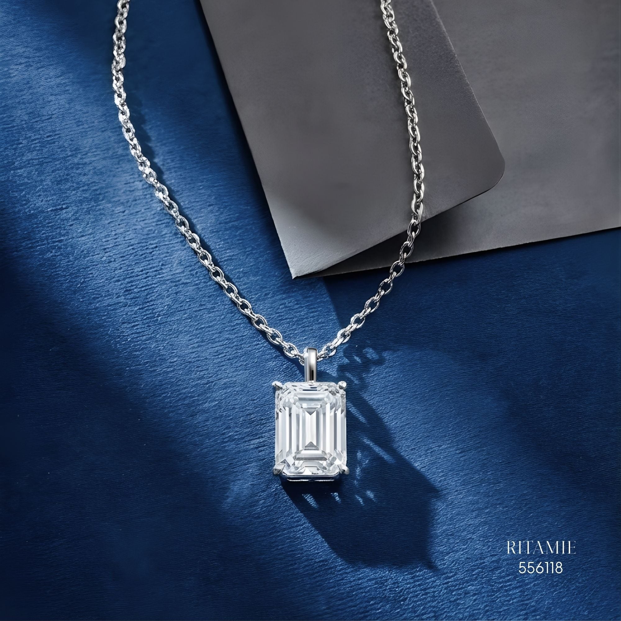 The Emerald Elegance Silver Moissanite Necklace 556118