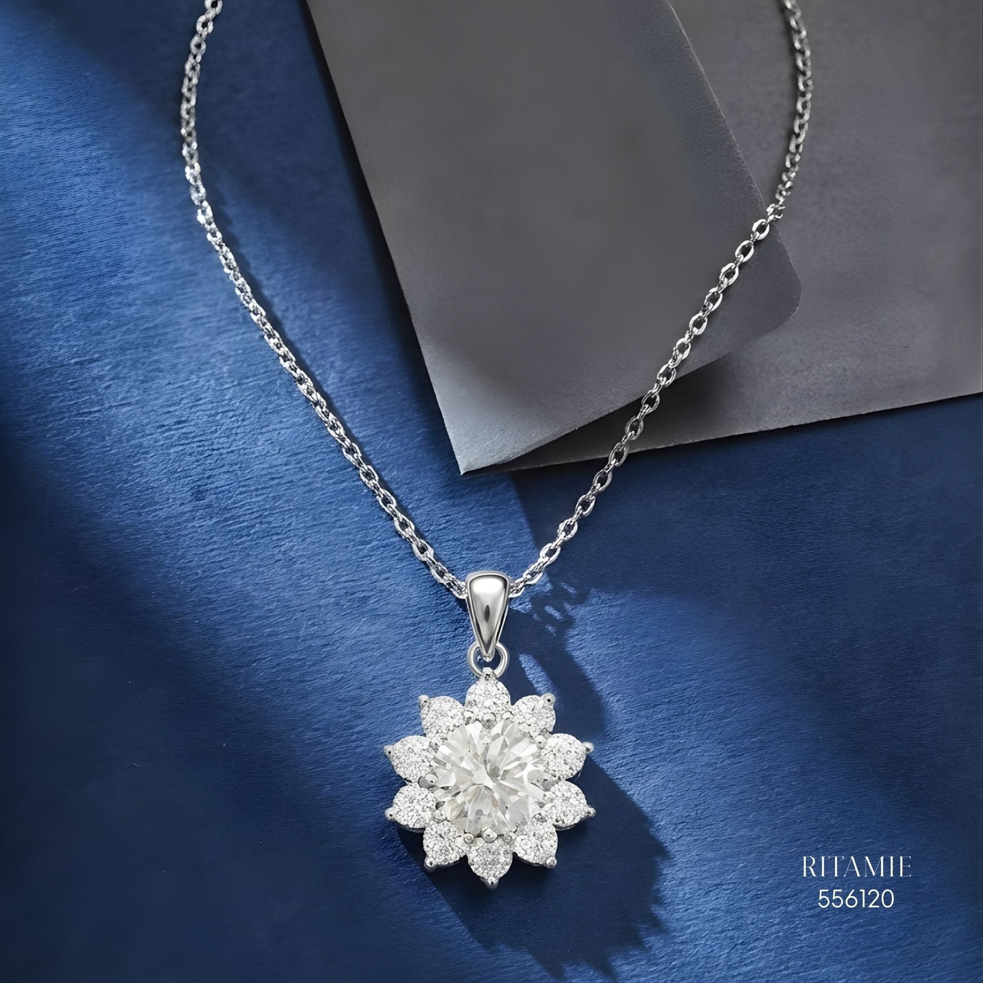 The Luminous Snowflake Silver Moissanite Necklace 556120