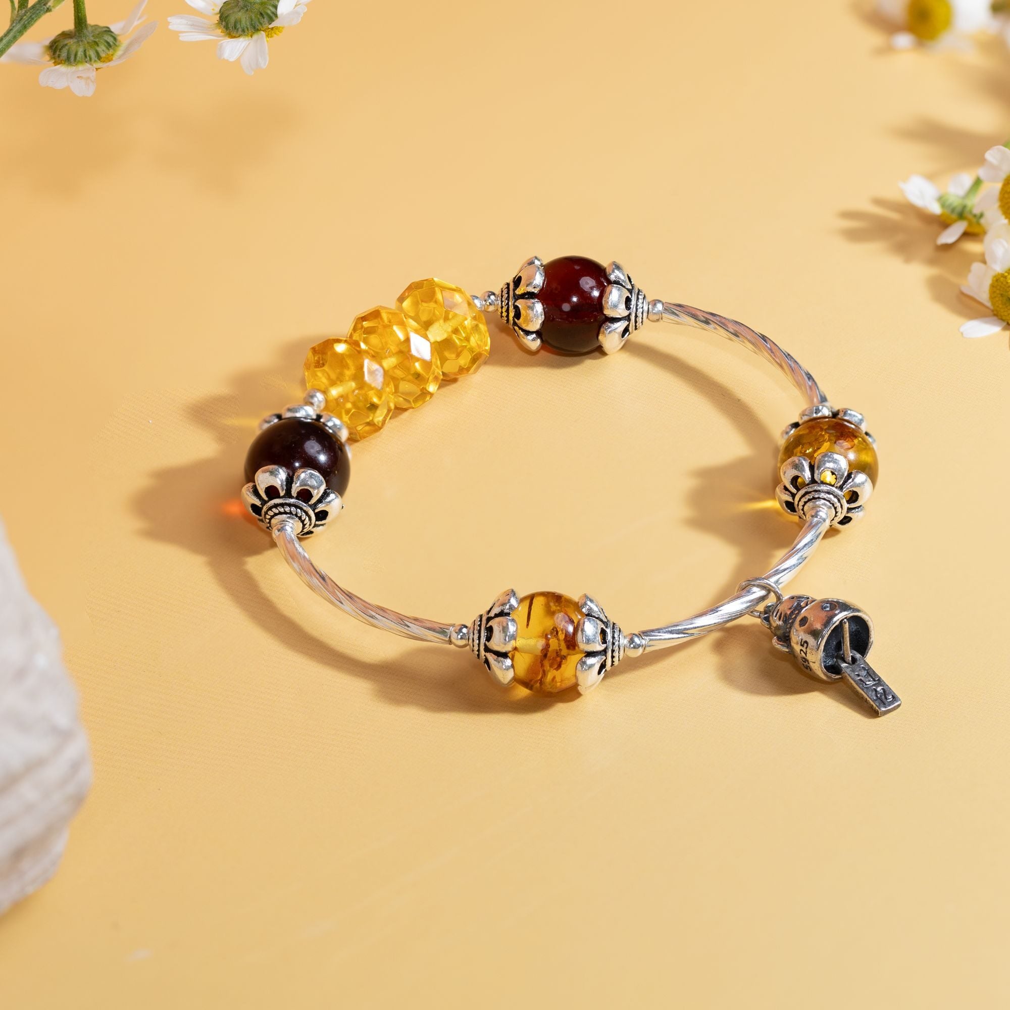 Wealth Blossom Amber Cutting Bracelet 993869