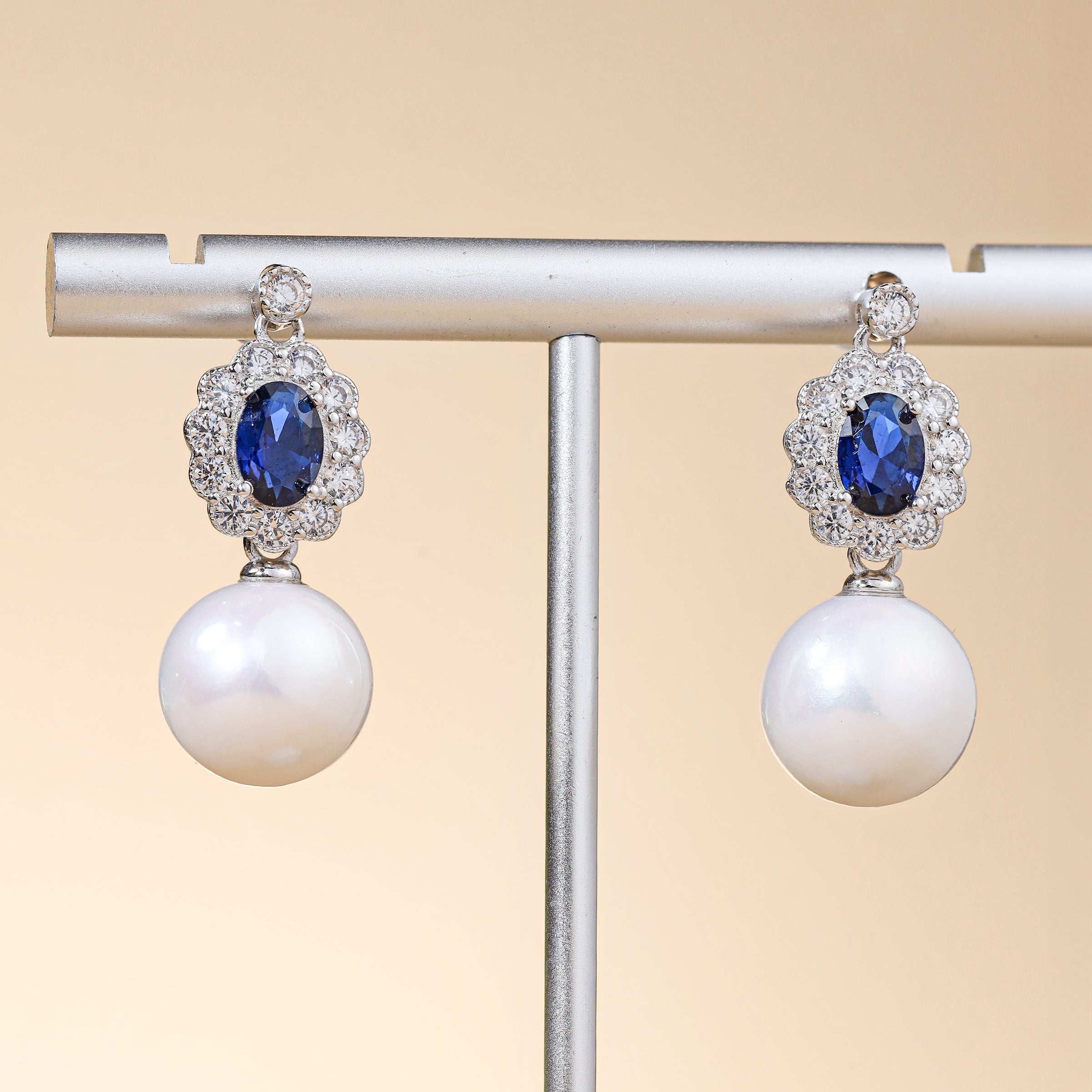 Pearl Earrings 555324