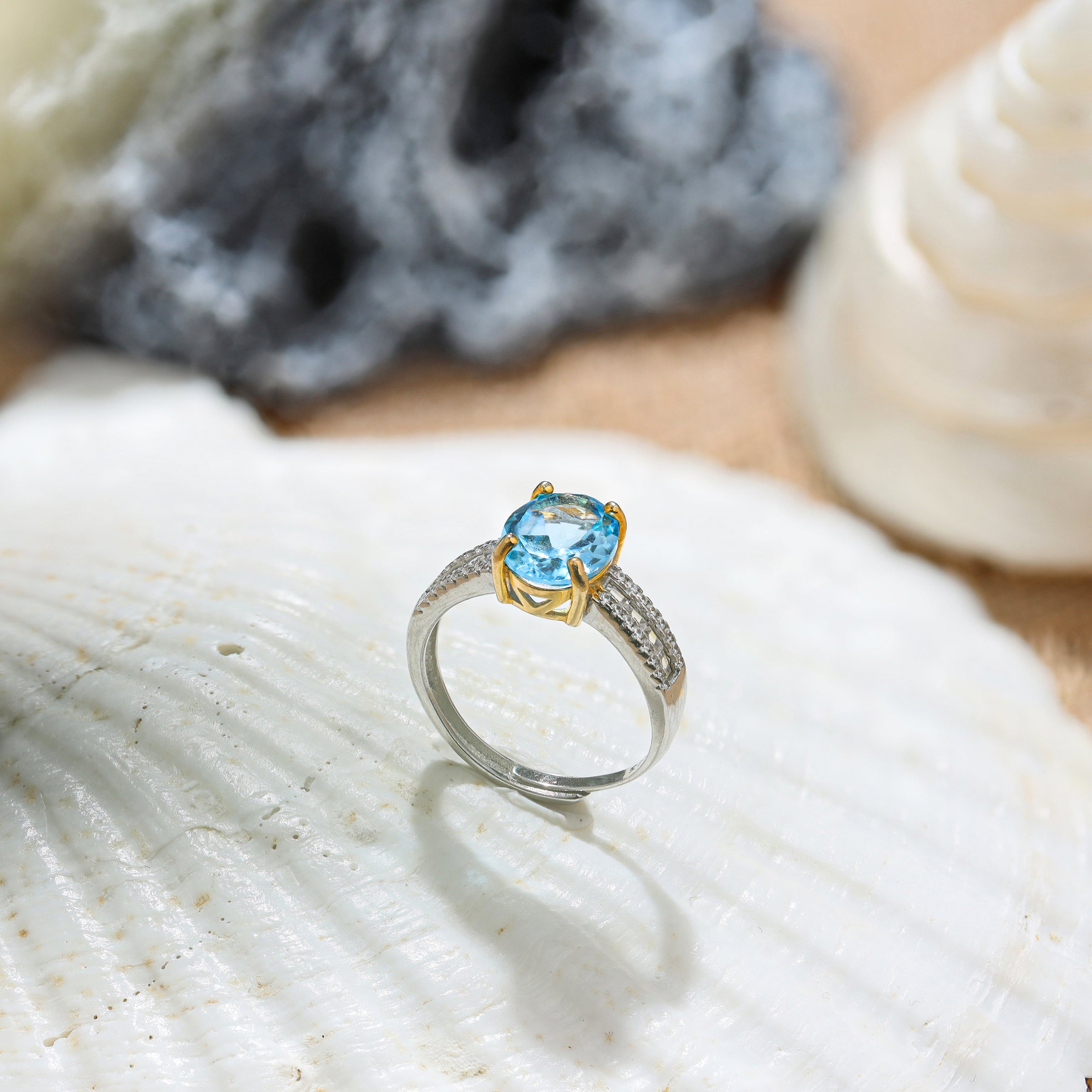 Hebes 
Topaz Ring HC90006L