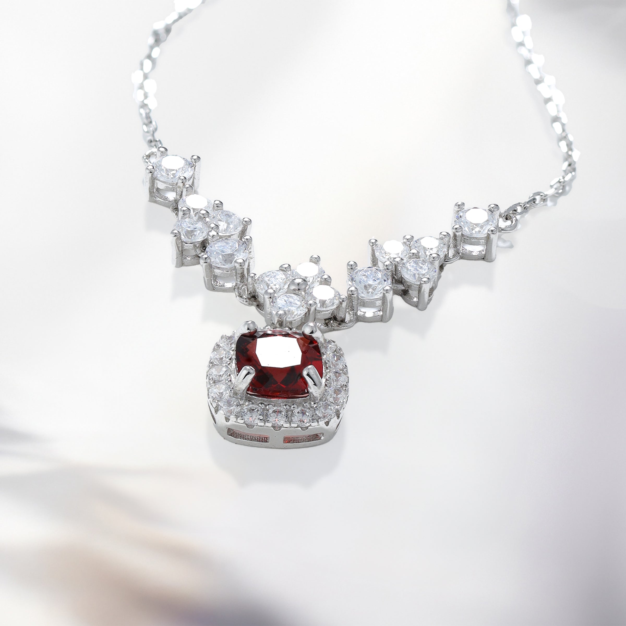 Hebes Garnet Pendant HC90102L
