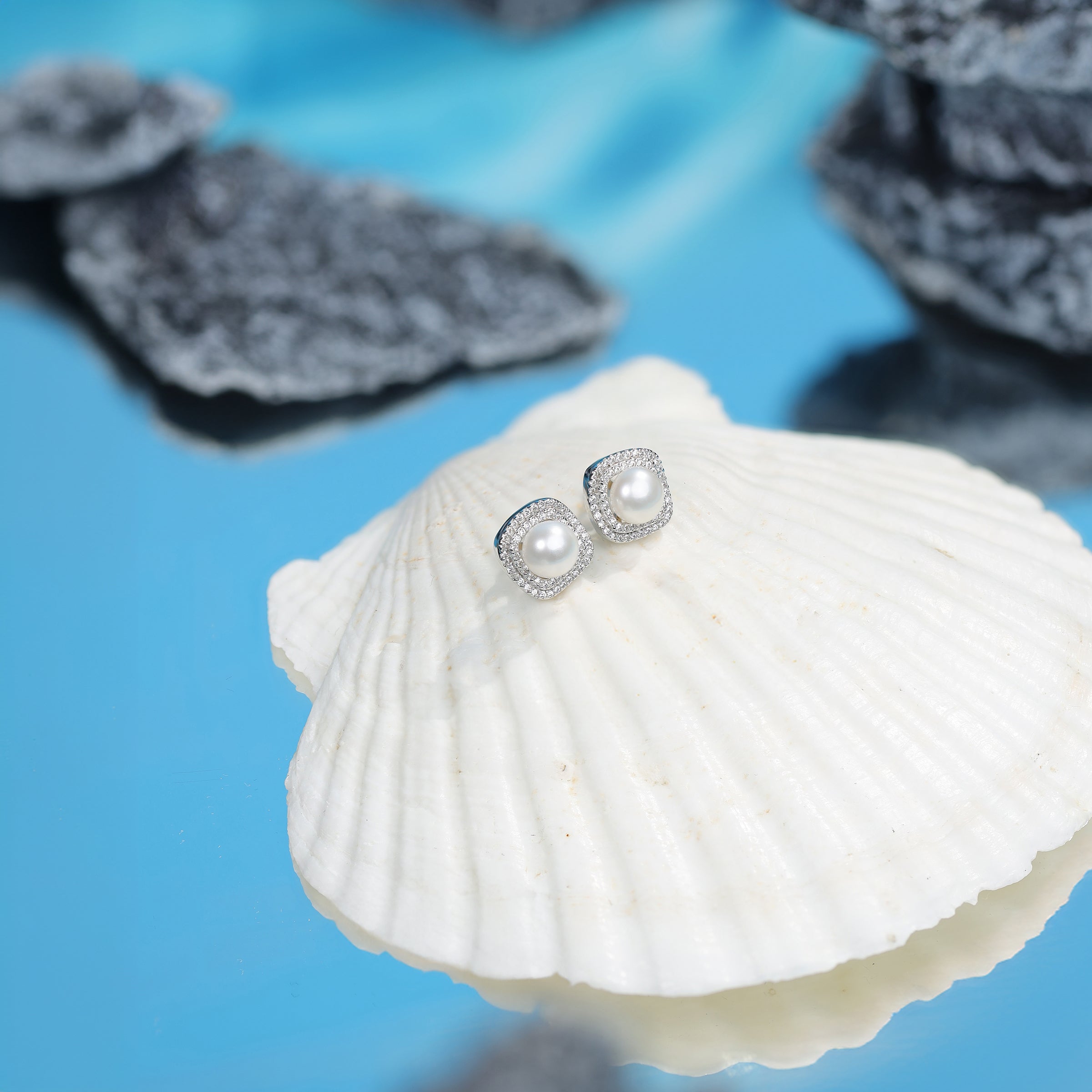 Hebes Pearl Earring HC90181L