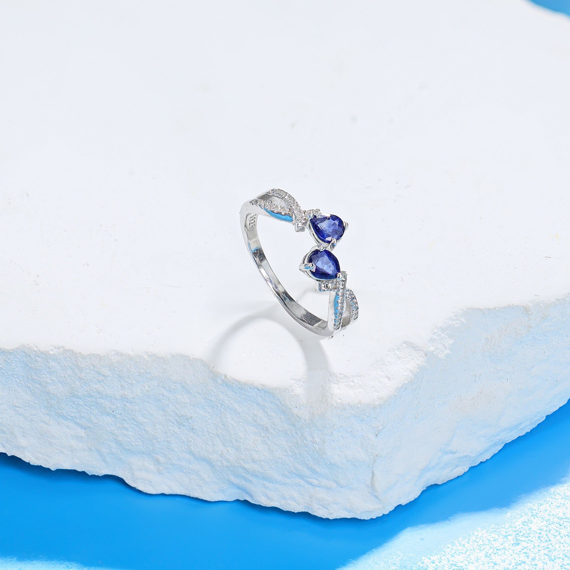 Hebes Sapphire Ring HC90206L