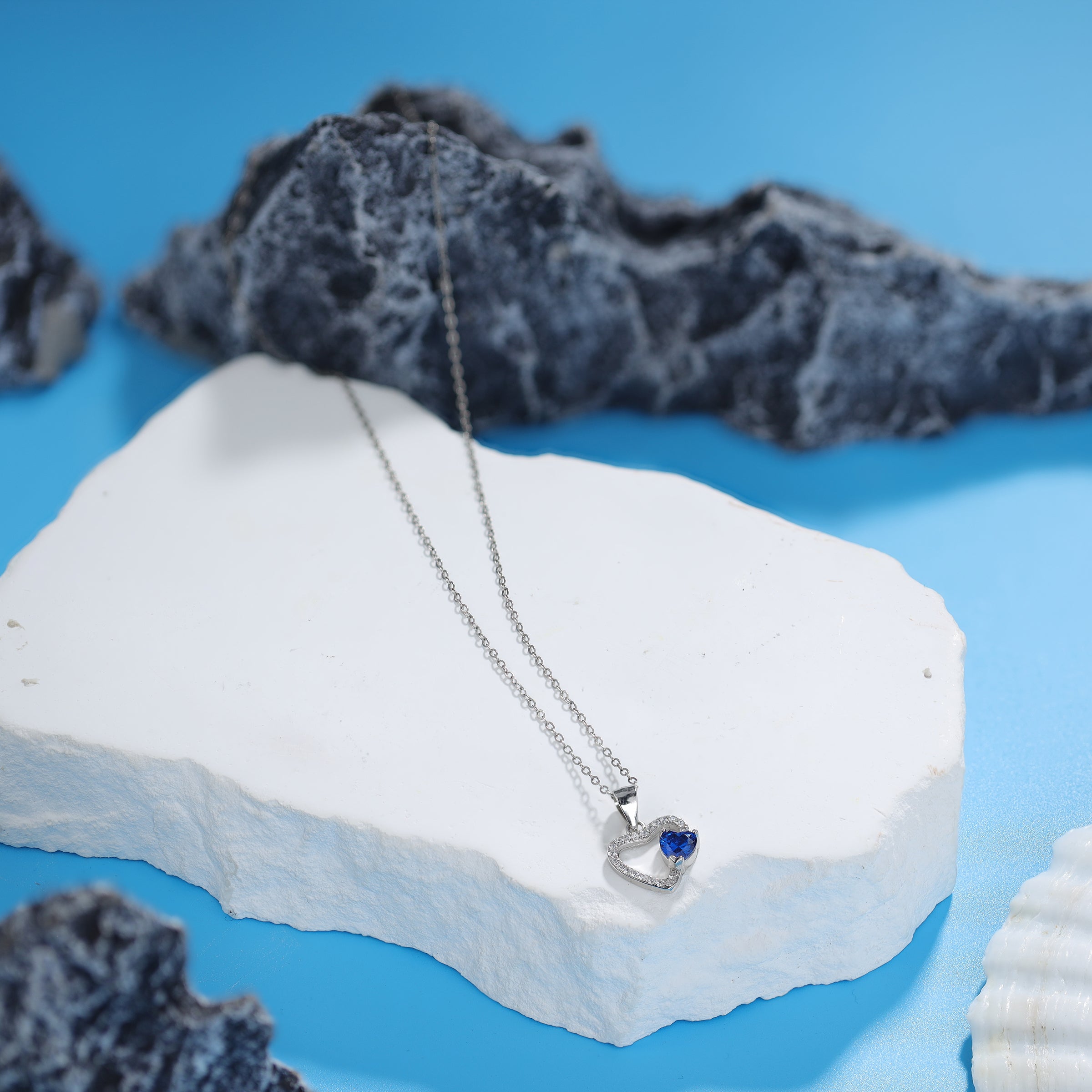 Hebes Sapphire Pendant HC90217L