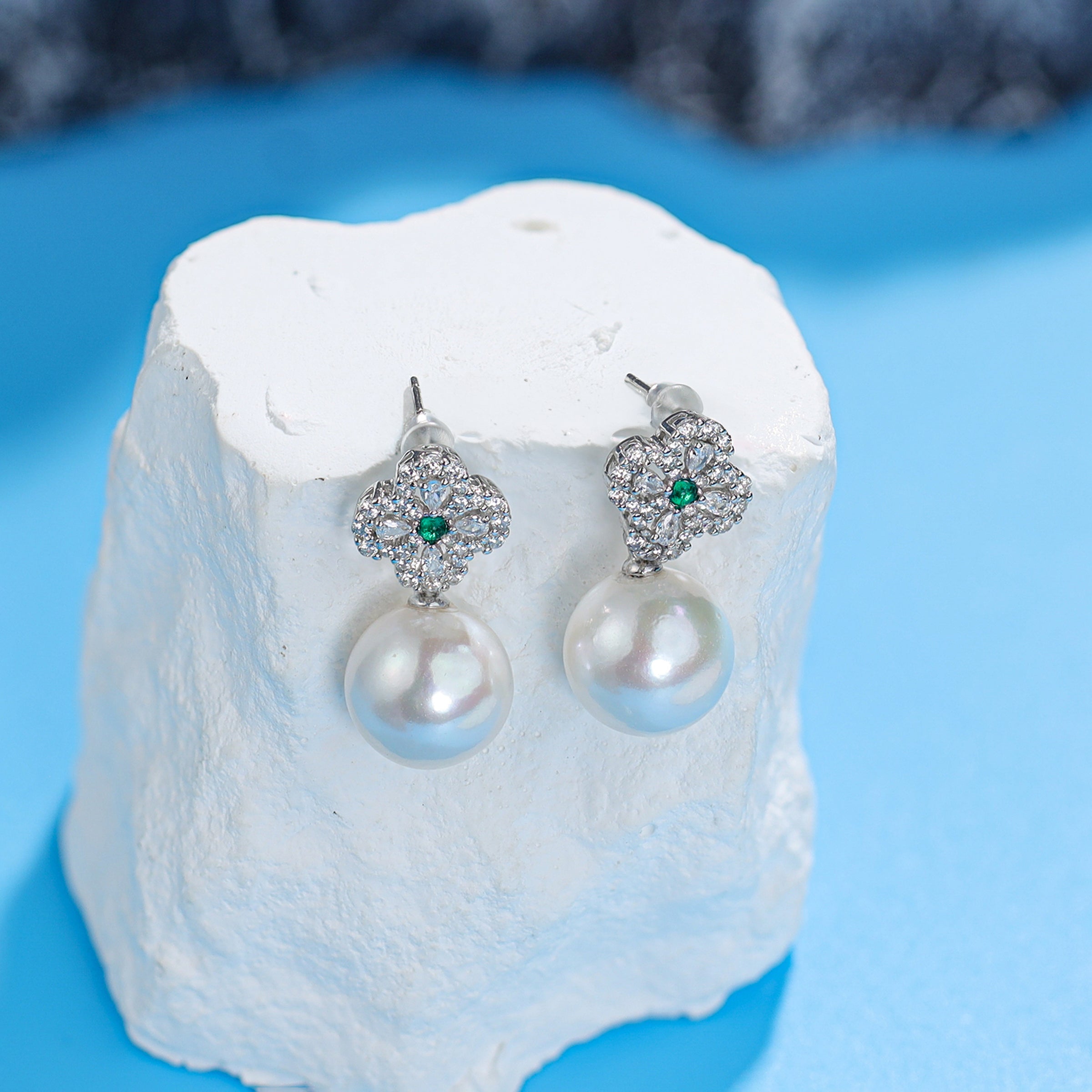Hebes Pearl Earrings HC90226L