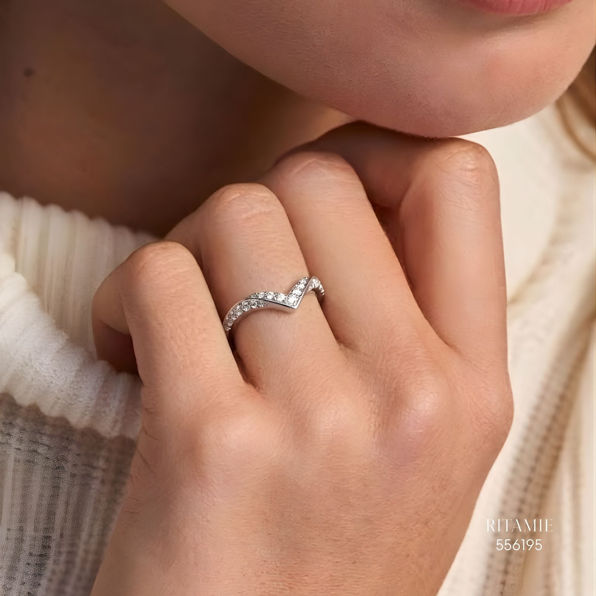 Chevron Radiance Moissanite Silver Ring 556195